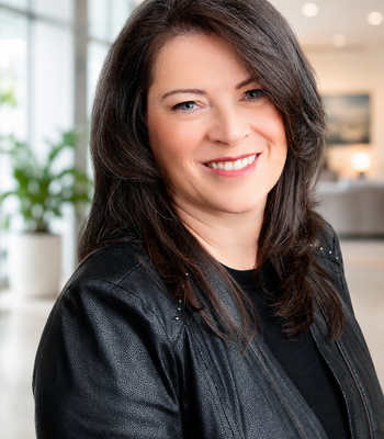 Portrait of Anna Malak, Realtor® & Marketing Manager.